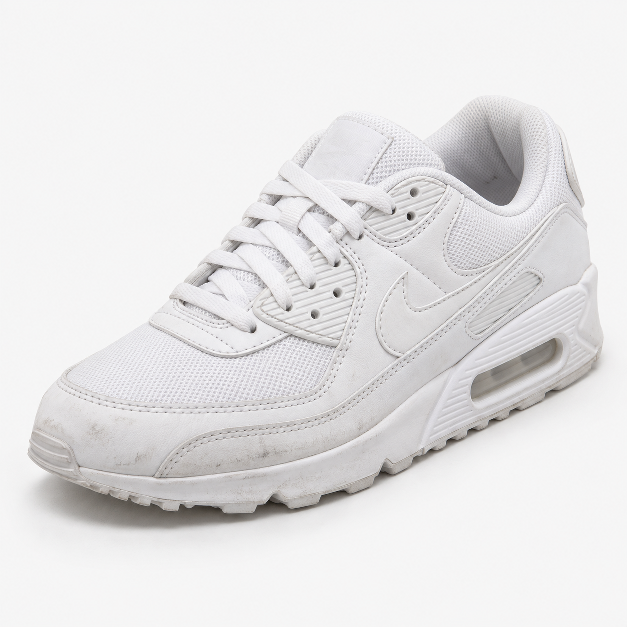 Sneakers schoonmaken, sneakers weer als nieuw 6 Witte Air Max met enkele lichte vuilsporen op de neus en zoolrand